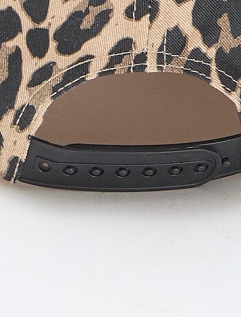 Gorra con motivo de leopardo