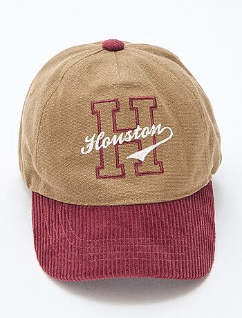 Gorra con visera de tejido de canalé