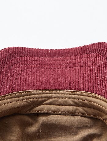Gorra con visera de tejido de canalé