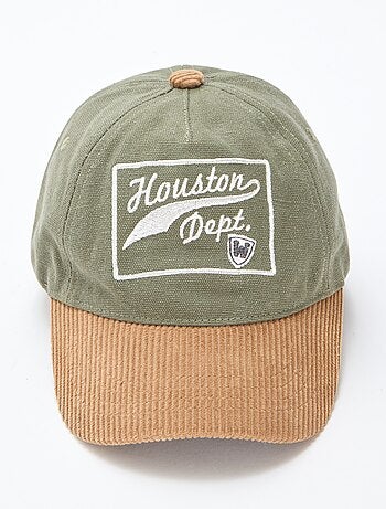 Gorra con visera de tejido de canalé
