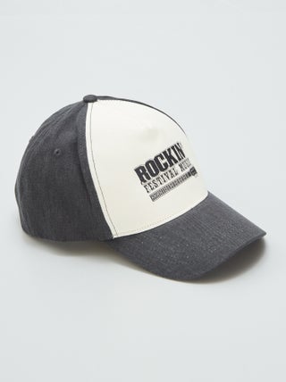 Gorra de estilo roquero