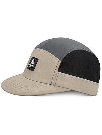 Gorra montaña senderismo hombre y mujer scene