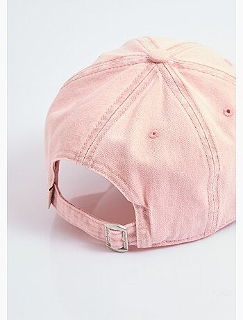 Gorra novedosa con bordado de corazón