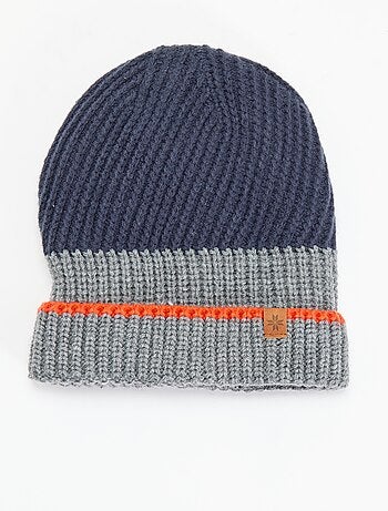 Gorro bicolor con vuelta