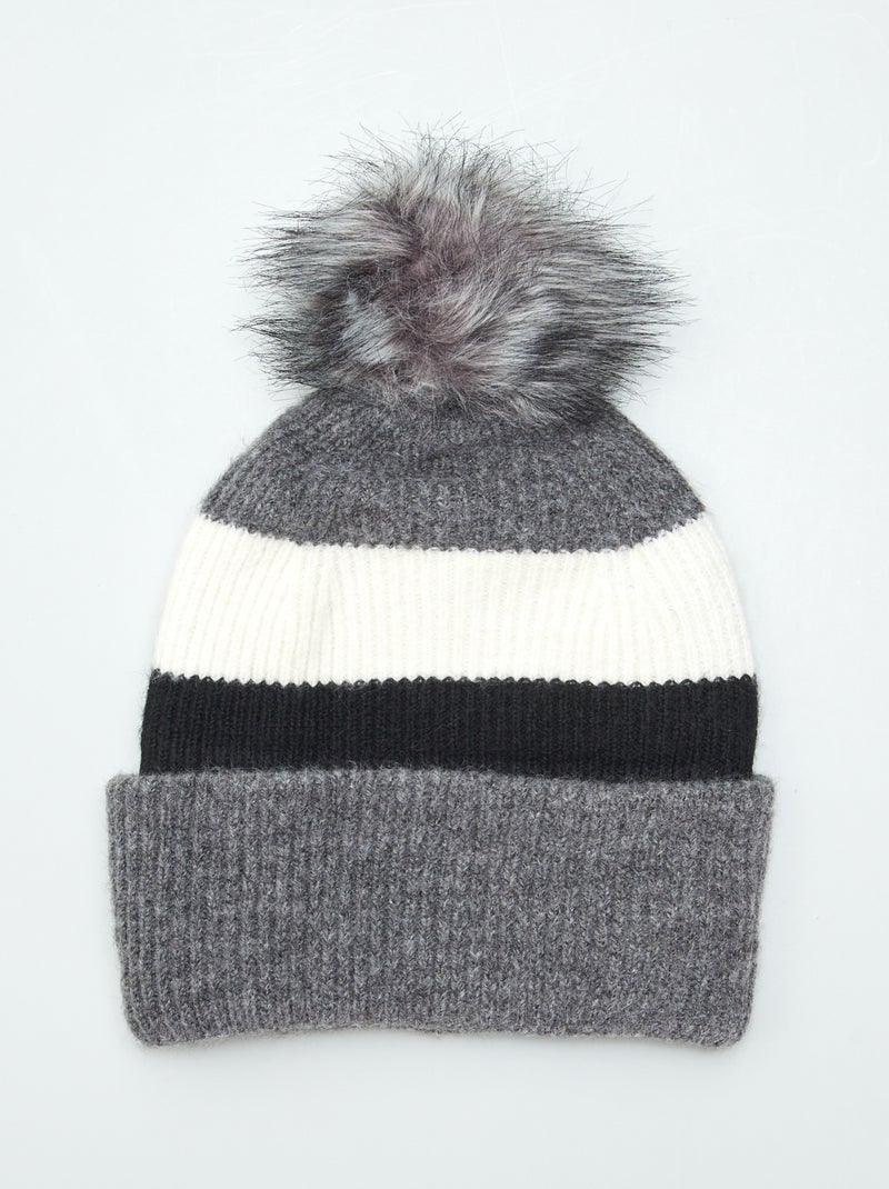 Gorro con borla tricolor NEGRO - Kiabi