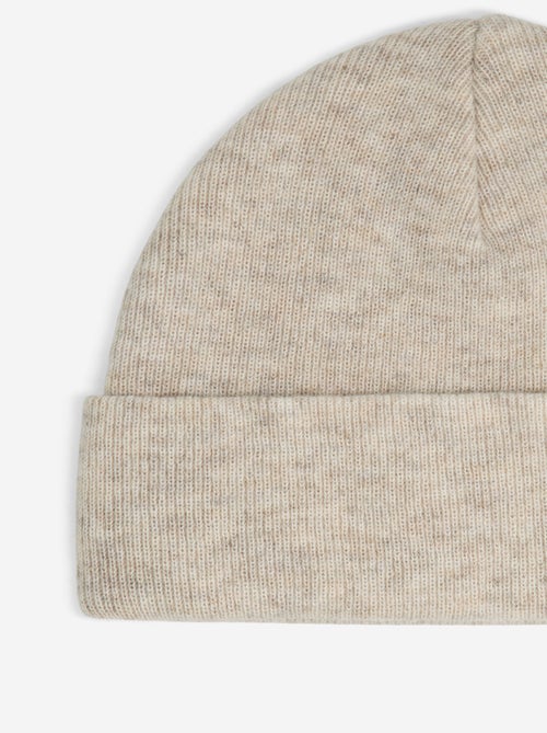 Gorro con etiqueta delante - Kiabi