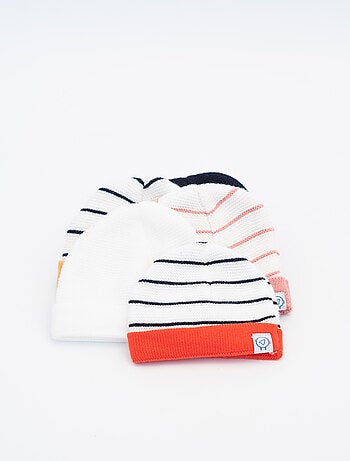 Gorro de bebé con vuelta