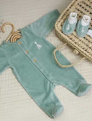 Gorro de nacimiento bordado