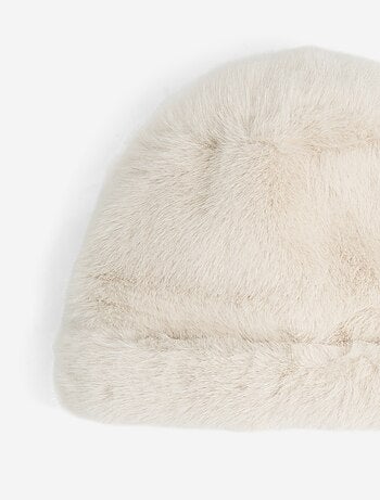 Gorro de pelo sintético