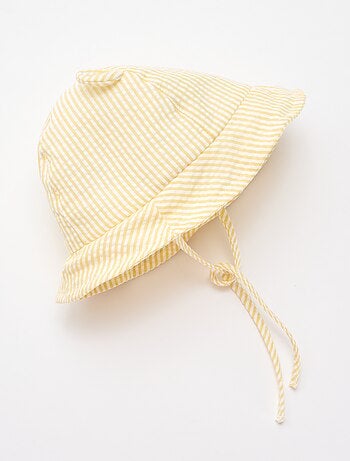 Gorro de pescador a rayas con orejitas