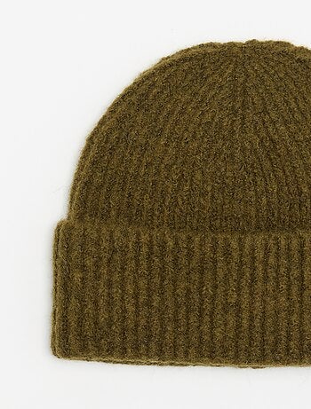 Gorro de punto acanalado
