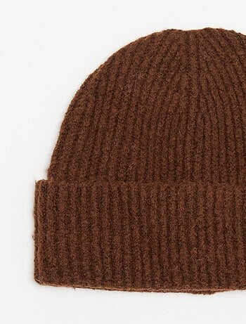 Gorro de punto acanalado