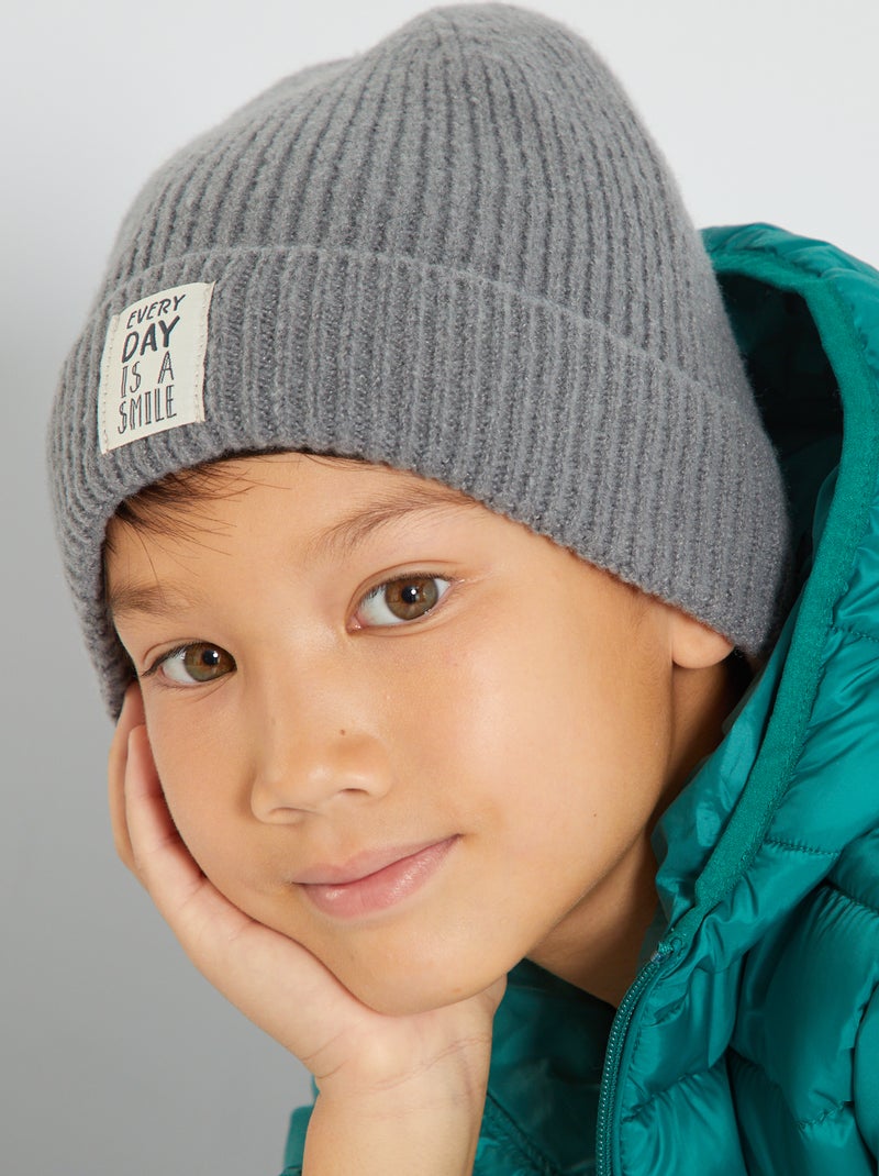 Gorro de punto con elástico bordado gris - Kiabi
