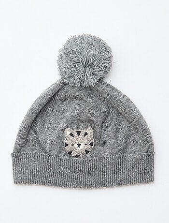 Gorro de punto con pompón