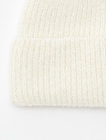 Gorro de punto de canalé con vuelta