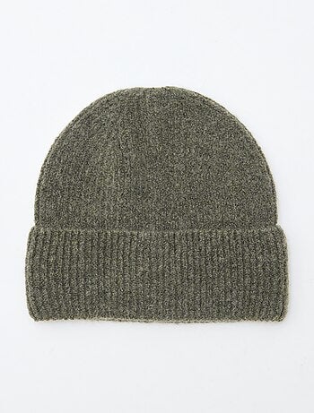 Gorro de punto de canalé con vuelta