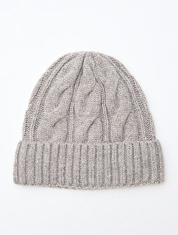 Gorro de punto trenzado