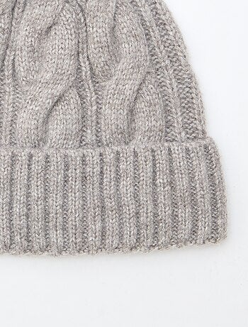Gorro de punto trenzado