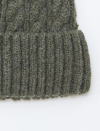 Gorro de punto trenzado