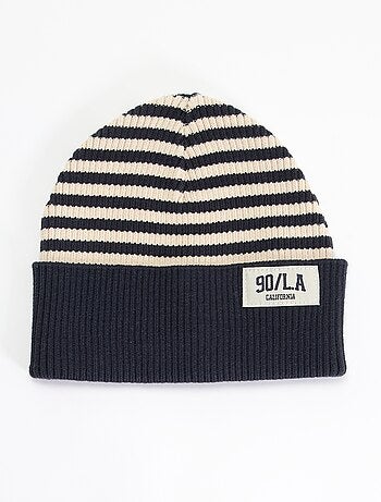 Gorro de rayas con vuelta