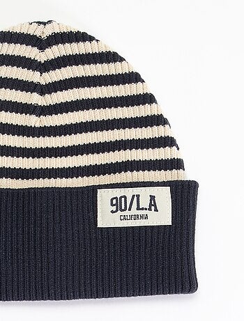 Gorro de rayas con vuelta