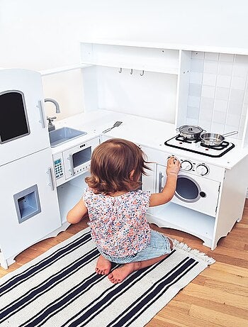 Gran cocina de esquina madera con lavadora Mamabrum