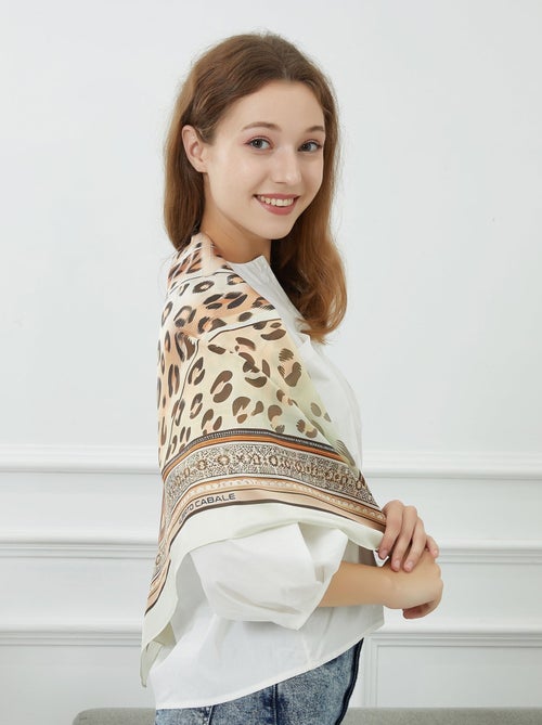 Gran Pañuelo de seda original Leopardo Zoé - Kiabi Gran Pañuelo de seda original Leopardo Zoé - Kiabi