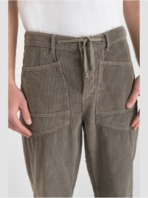 HOBO pantalones anchos y sueltos - Kiabi HOBO pantalones anchos y sueltos - Kiabi