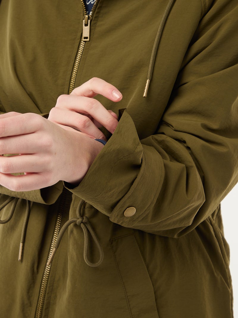 Impermeable con capucha Verde - Kiabi