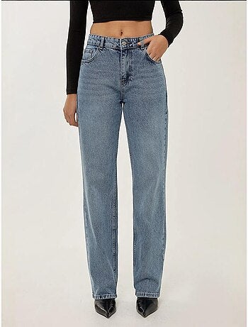 Jean de tiro medio y pierna recta hiccup