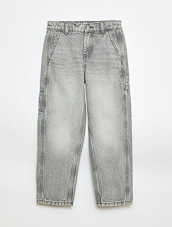 Vaquero holgado con bolsillos grandes