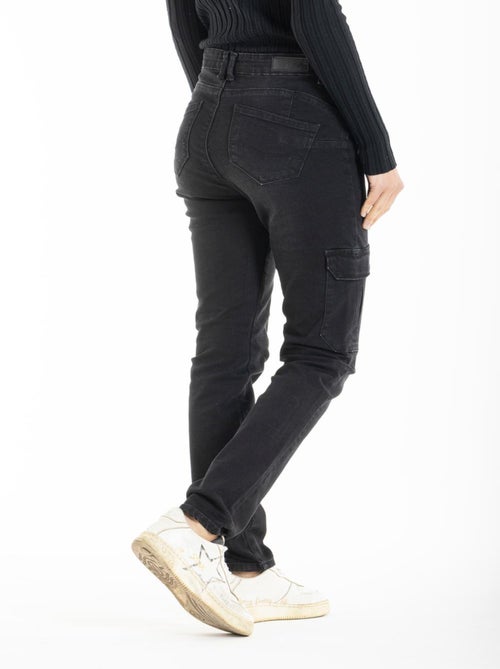 Jeans cargo pitillo push-up stretch MOYRA 'Rica Lewis' - Kiabi Jeans cargo pitillo push-up stretch MOYRA 'Rica Lewis' - Kiabi
