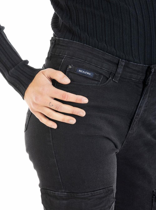 Jeans cargo pitillo push-up stretch MOYRA 'Rica Lewis' - Kiabi Jeans cargo pitillo push-up stretch MOYRA 'Rica Lewis' - Kiabi