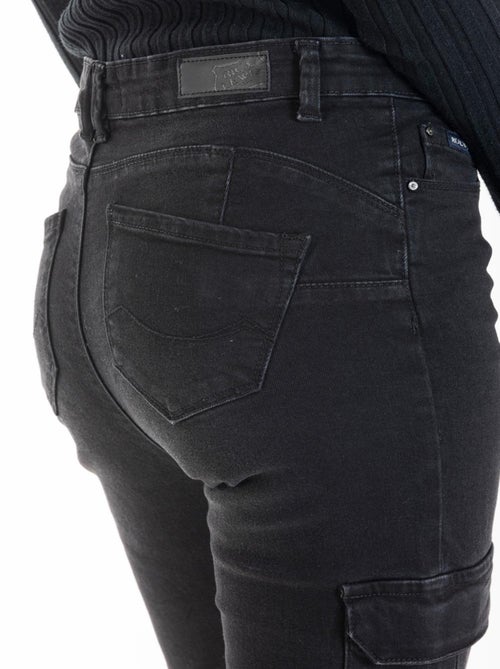 Jeans cargo pitillo push-up stretch MOYRA 'Rica Lewis' - Kiabi Jeans cargo pitillo push-up stretch MOYRA 'Rica Lewis' - Kiabi