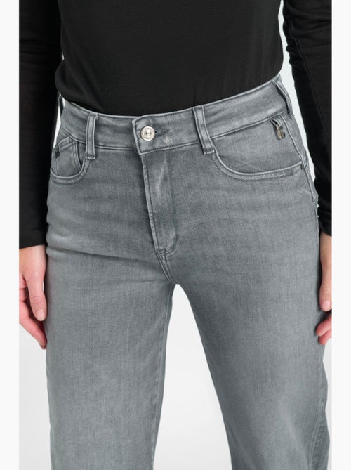 Jeans pulp wide leg Waldo gris N°2 'Le Temps Des Cerises' - Kiabi Jeans pulp wide leg Waldo gris N°2 'Le Temps Des Cerises' - Kiabi