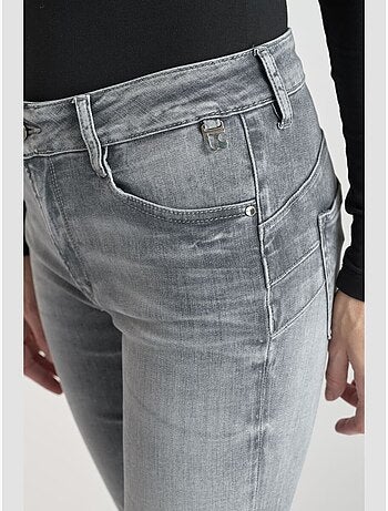 Jeans push-up slim tiro alto PULP, largo 34