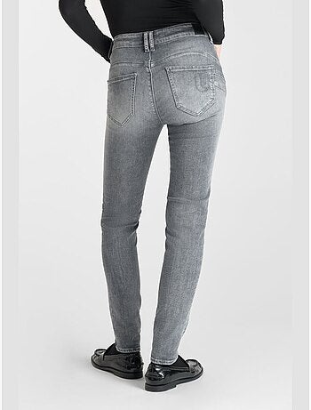 Jeans push-up slim tiro alto PULP, largo 34