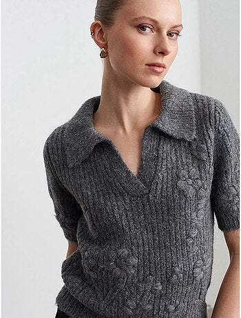 Jersey acanalado texturizado con cuello polo