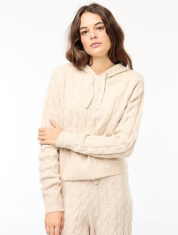 Jersey con capucha y diseño trenzado