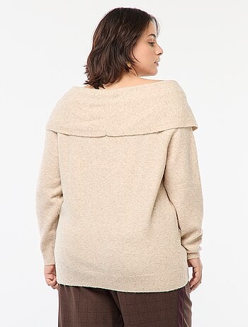 Jersey con cuello bardot y detalle en el pecho