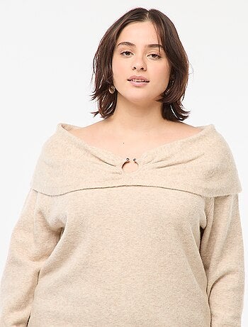 Jersey con cuello bardot y detalle en el pecho
