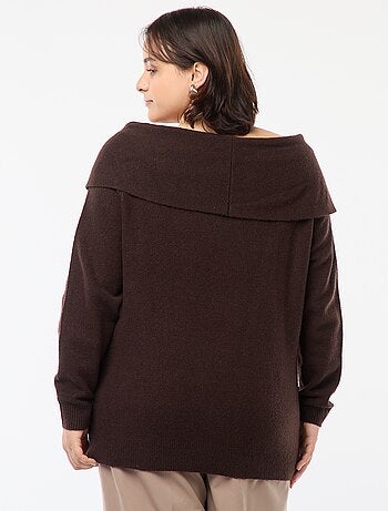 Jersey con cuello bardot y detalle en el pecho
