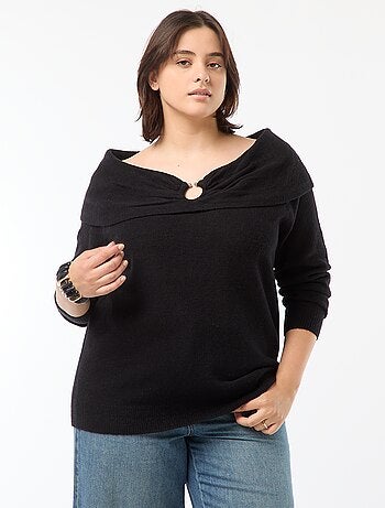 Jersey con cuello bardot y detalle en el pecho