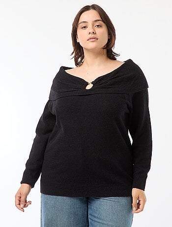 Jersey con cuello bardot y detalle en el pecho