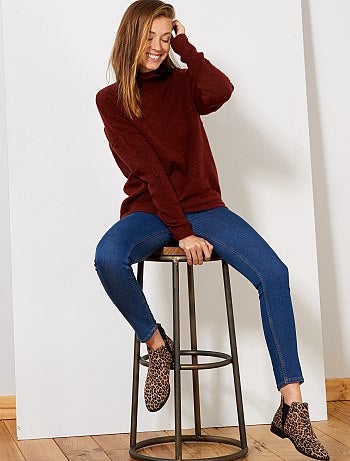 Jersey con volante en el cuello y lunares en relieve - Kiabi