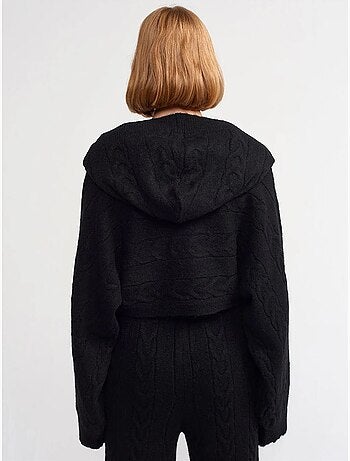 Jersey corto oversize de punto trenzado con capucha