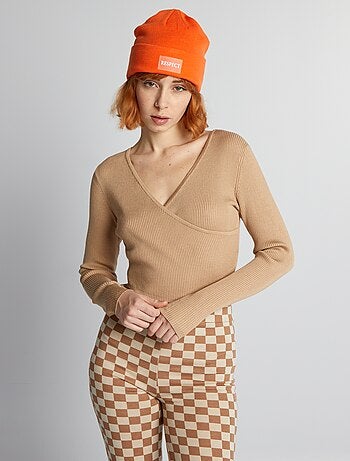 Jersey de canalé con escote cruzado