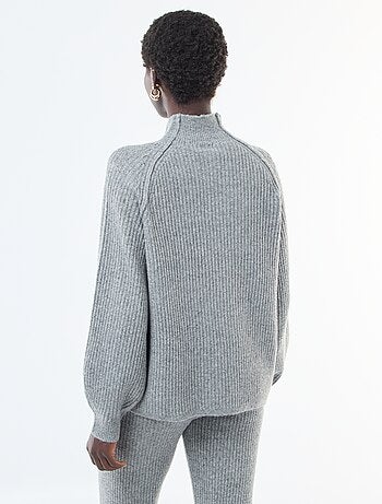 Jersey de punto canalé de manga larga y cuello alto