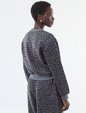 Jersey de cuello redondo suave con estampado de leopardo