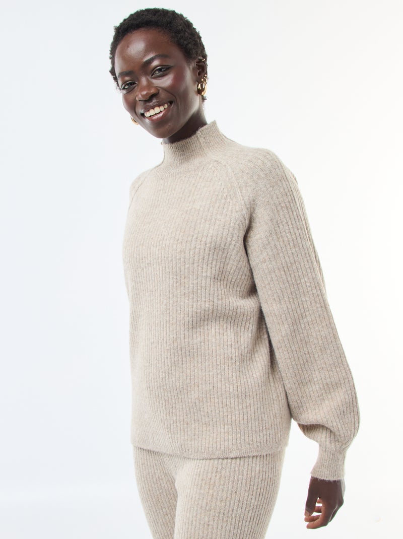 Jersey de punto canalé de manga larga y cuello alto Beige - Kiabi